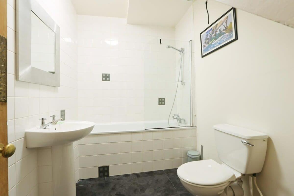 Unique & Homely Suite With Own Access Bristol Zewnętrze zdjęcie