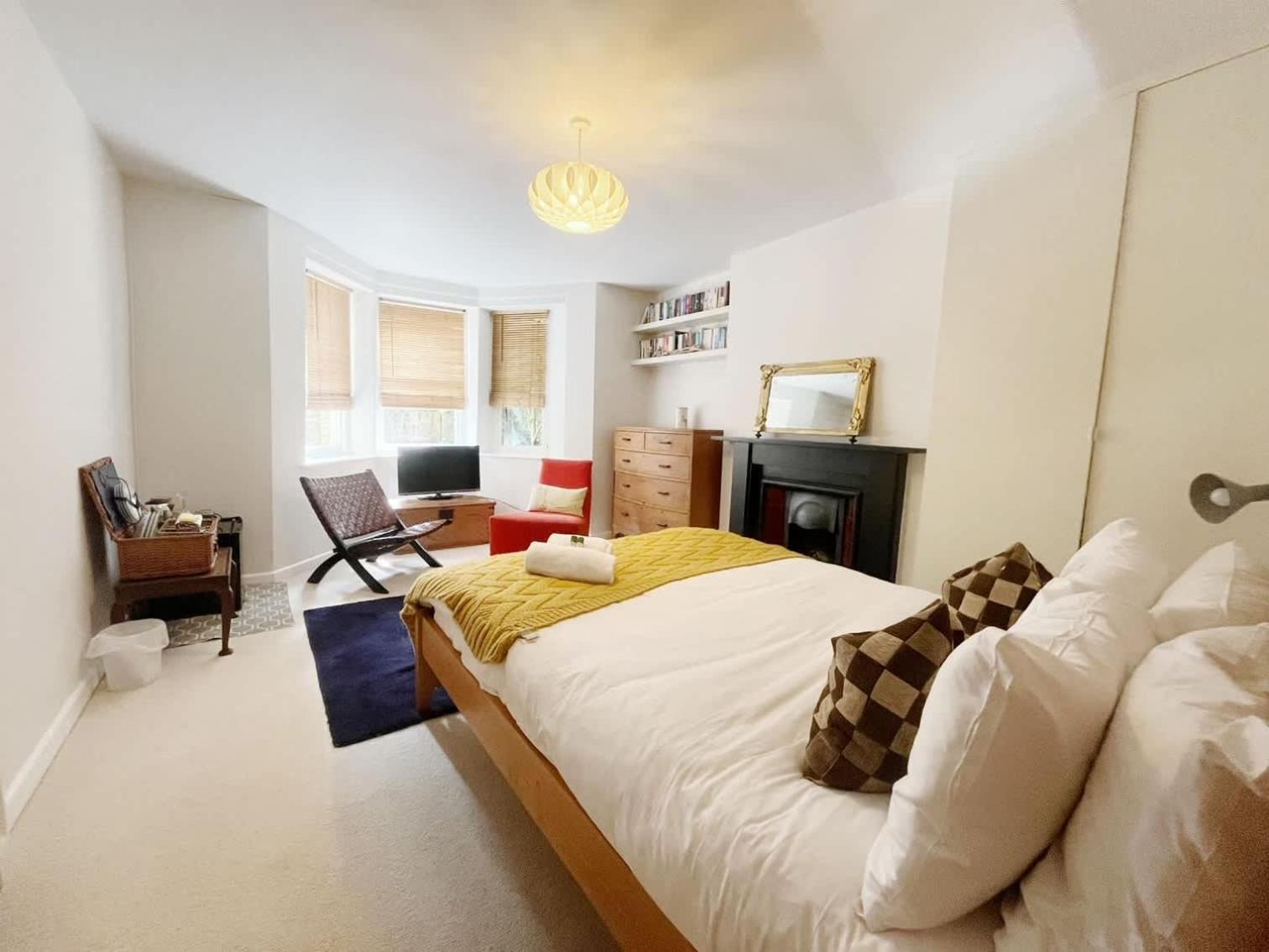 Unique & Homely Suite With Own Access Bristol Zewnętrze zdjęcie